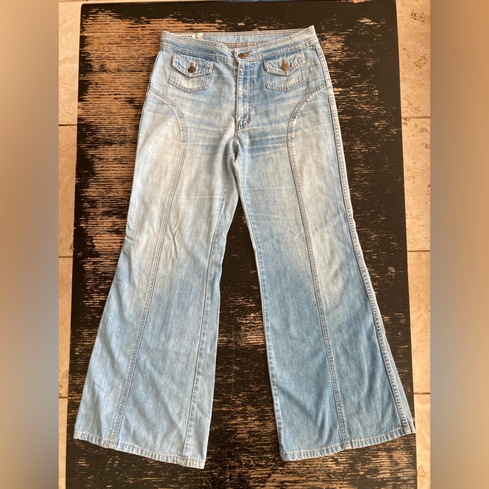 Viceroy faded vintage bell bottom jeans. Size W.33